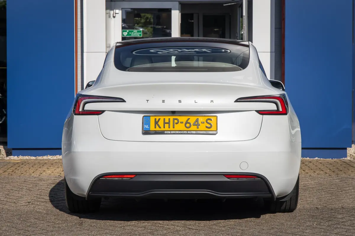RWD 60 kWh | Cruise control adaptief | Panoramadak | Led koplampen | Dodehoek detectie | Stoel/stuur verwarming | Parkeersensoren Voor/Achter | Achteruitrijcamera | Cruise control adaptief m
