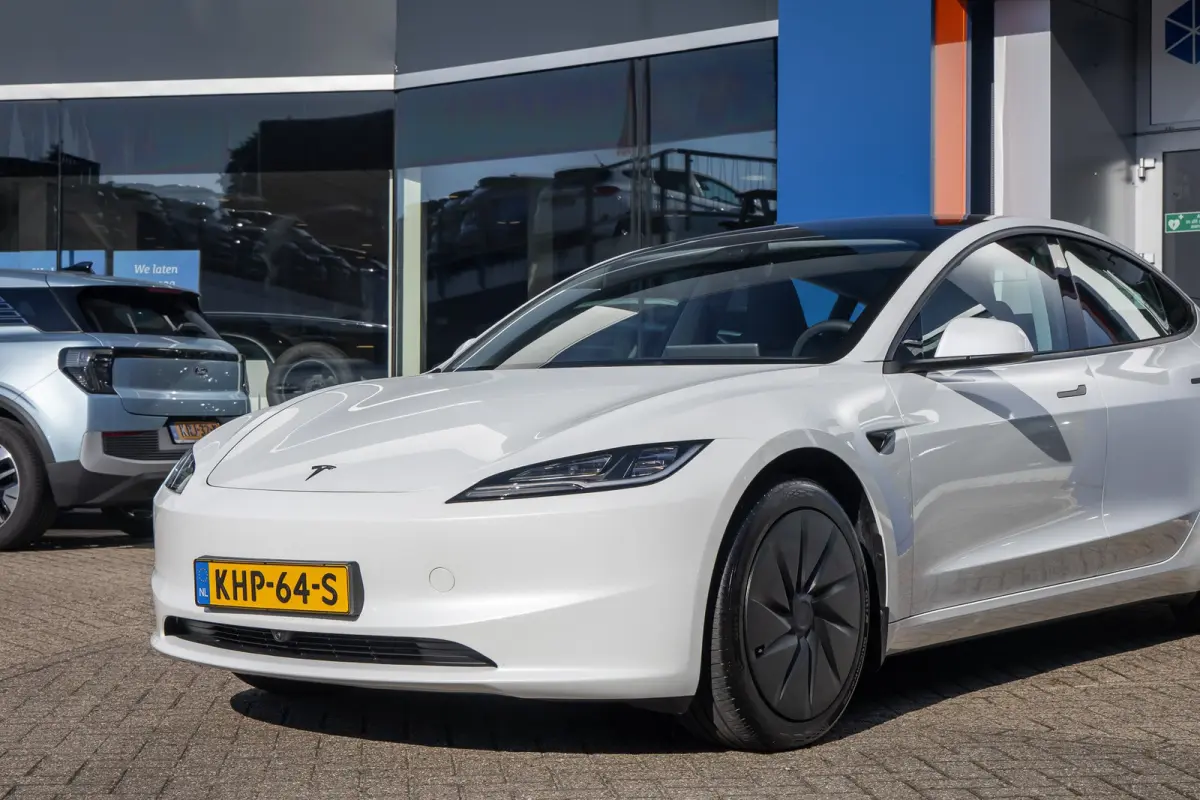 RWD 60 kWh | Cruise control adaptief | Panoramadak | Led koplampen | Dodehoek detectie | Stoel/stuur verwarming | Parkeersensoren Voor/Achter | Achteruitrijcamera | Cruise control adaptief m