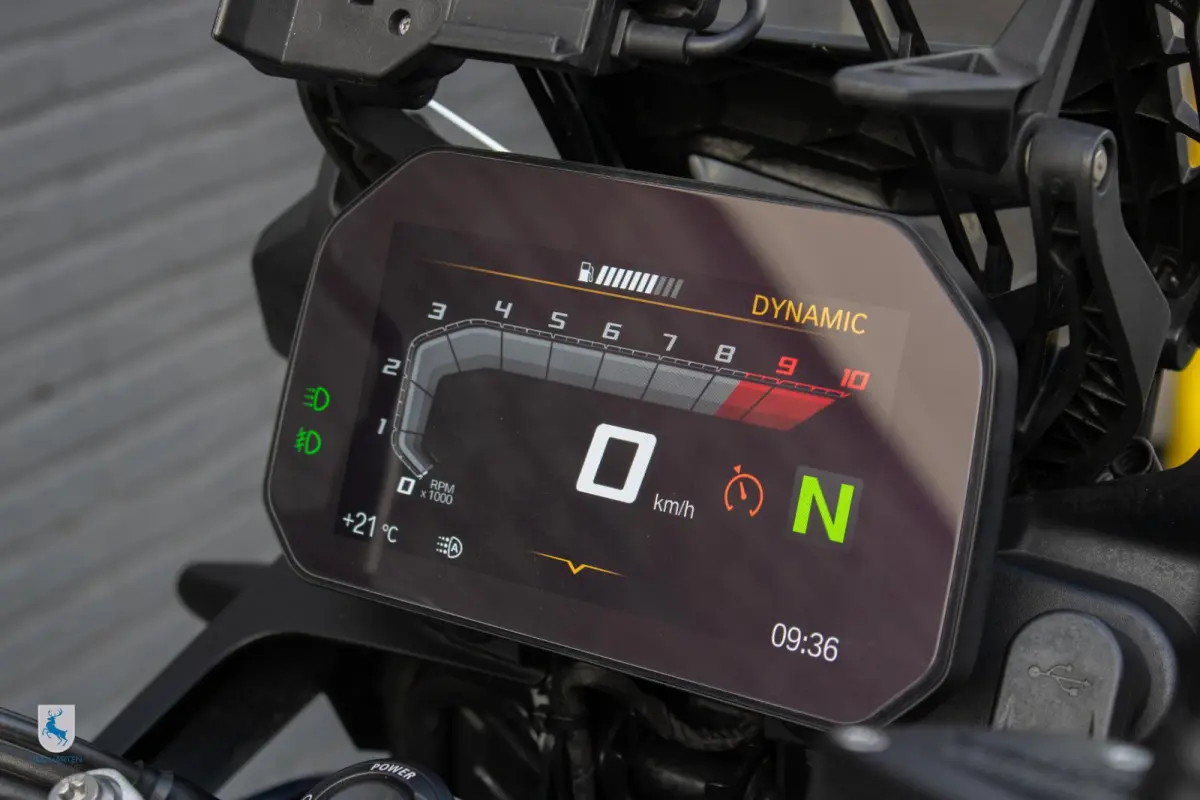 / Akrapovic