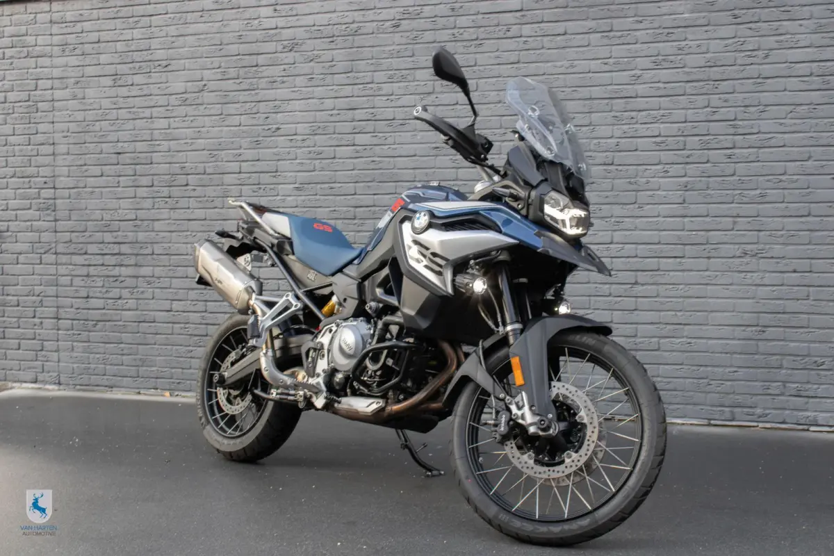 / Akrapovic