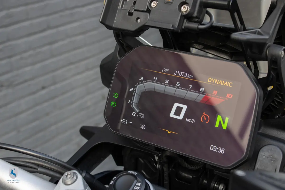 / Akrapovic