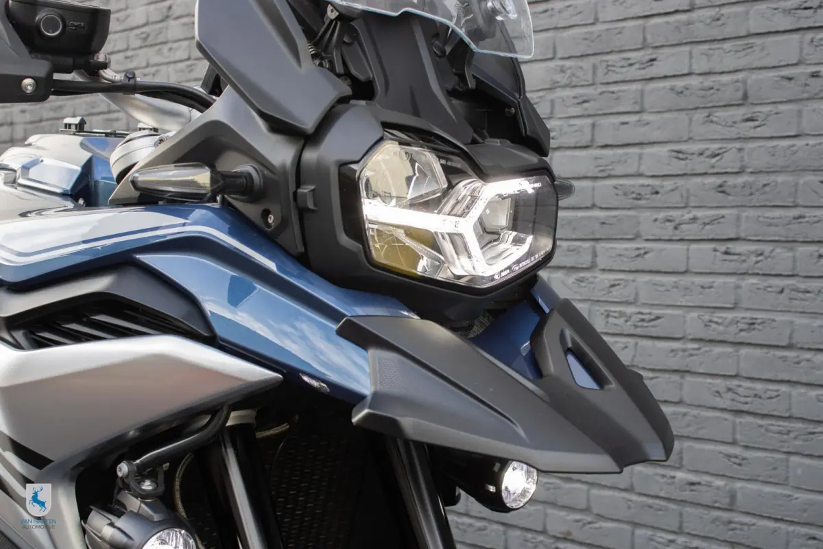/ Akrapovic