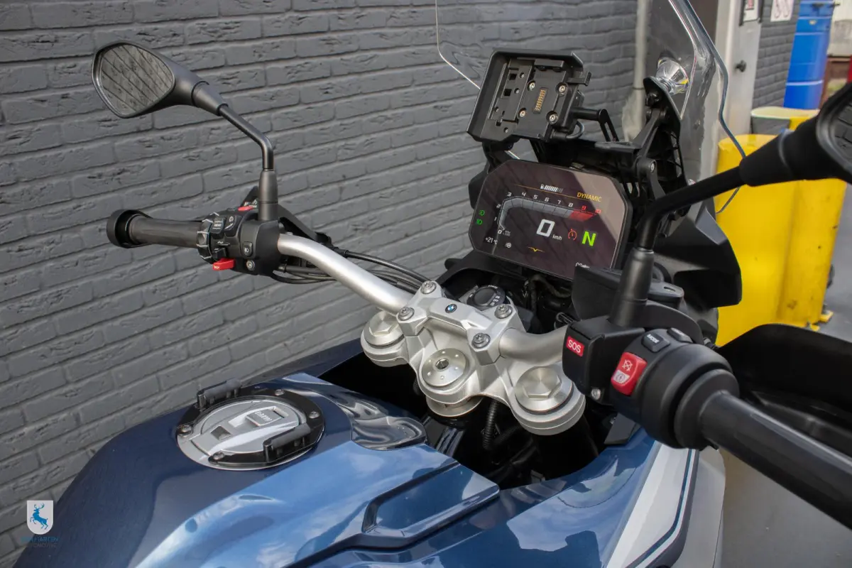 / Akrapovic