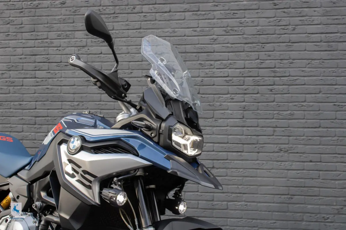 / Akrapovic
