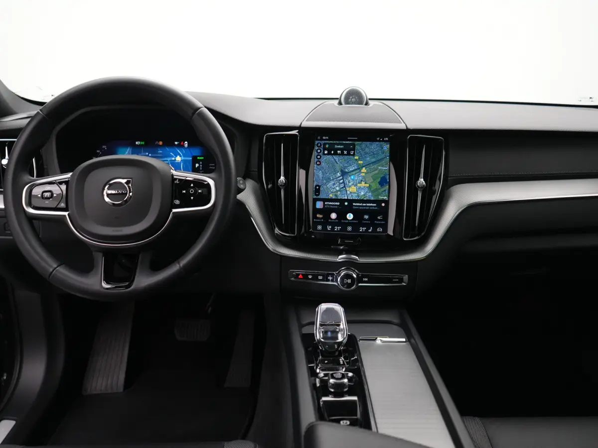 T6 Recharge AWD Ultimate Dark | Luchtvering | Bowers & Wilkins | Head-Up | 360° | Panoramadak | Trekhaak | Adaptive Cruise | BLIS | 21"
