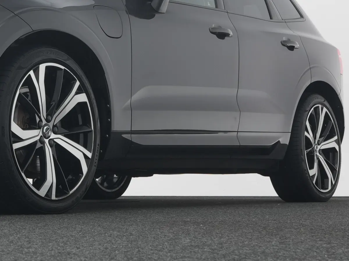T6 Recharge AWD Ultimate Dark | Luchtvering | Bowers & Wilkins | Head-Up | 360° | Panoramadak | Trekhaak | Adaptive Cruise | BLIS | 21"