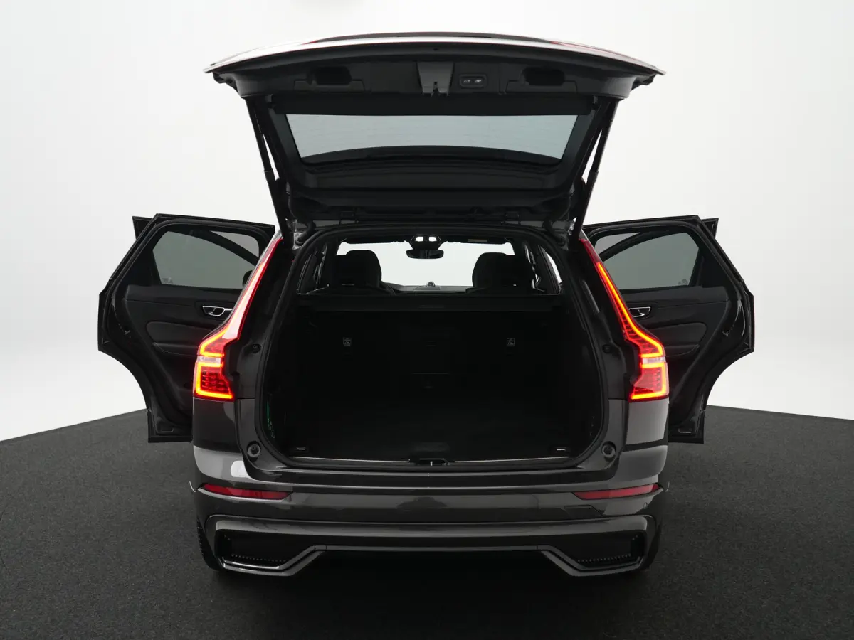 T6 Recharge AWD Ultimate Dark | Luchtvering | Bowers & Wilkins | Head-Up | 360° | Panoramadak | Trekhaak | Adaptive Cruise | BLIS | 21"
