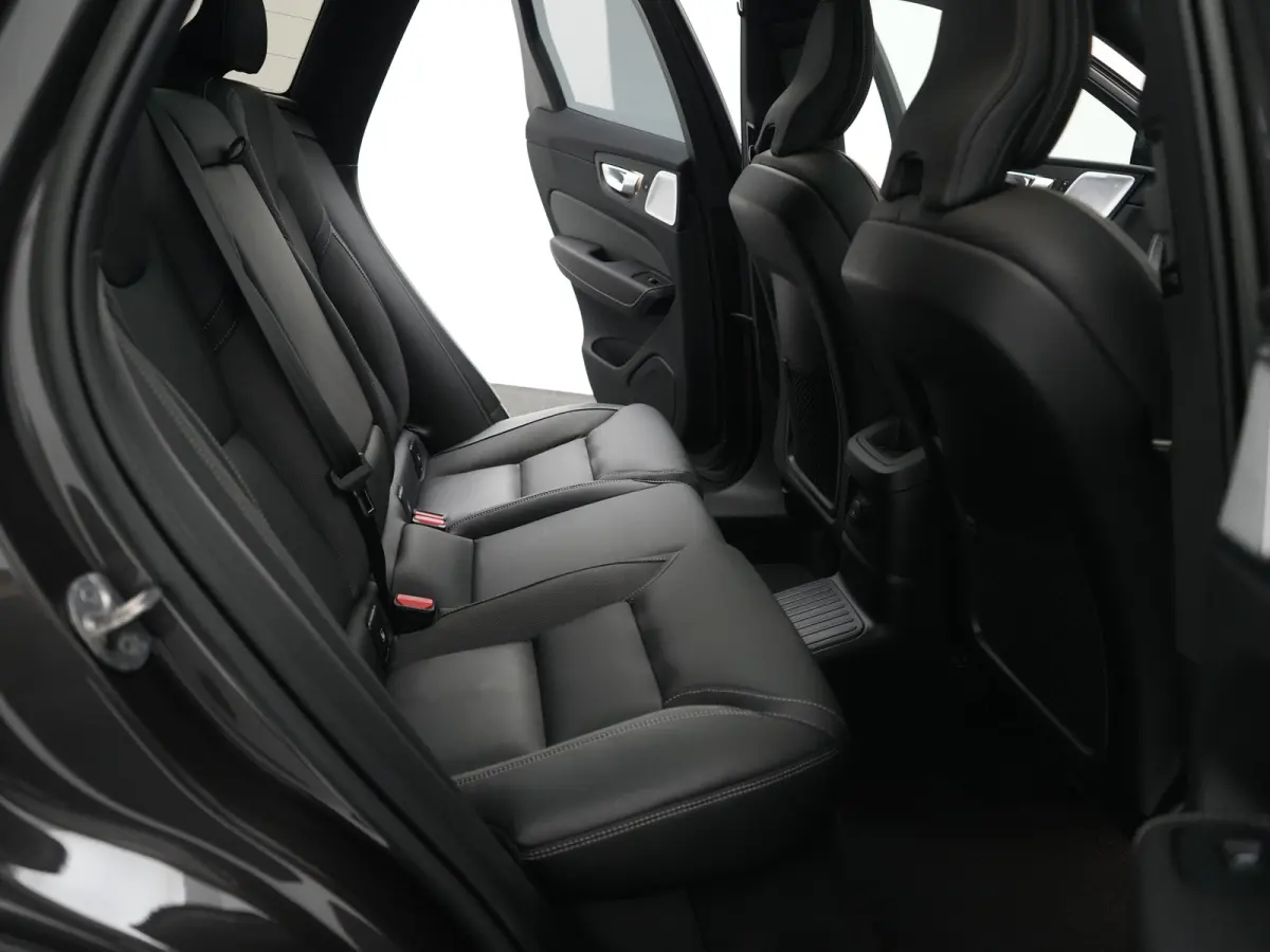 T6 Recharge AWD Ultimate Dark | Luchtvering | Bowers & Wilkins | Head-Up | 360° | Panoramadak | Trekhaak | Adaptive Cruise | BLIS | 21"
