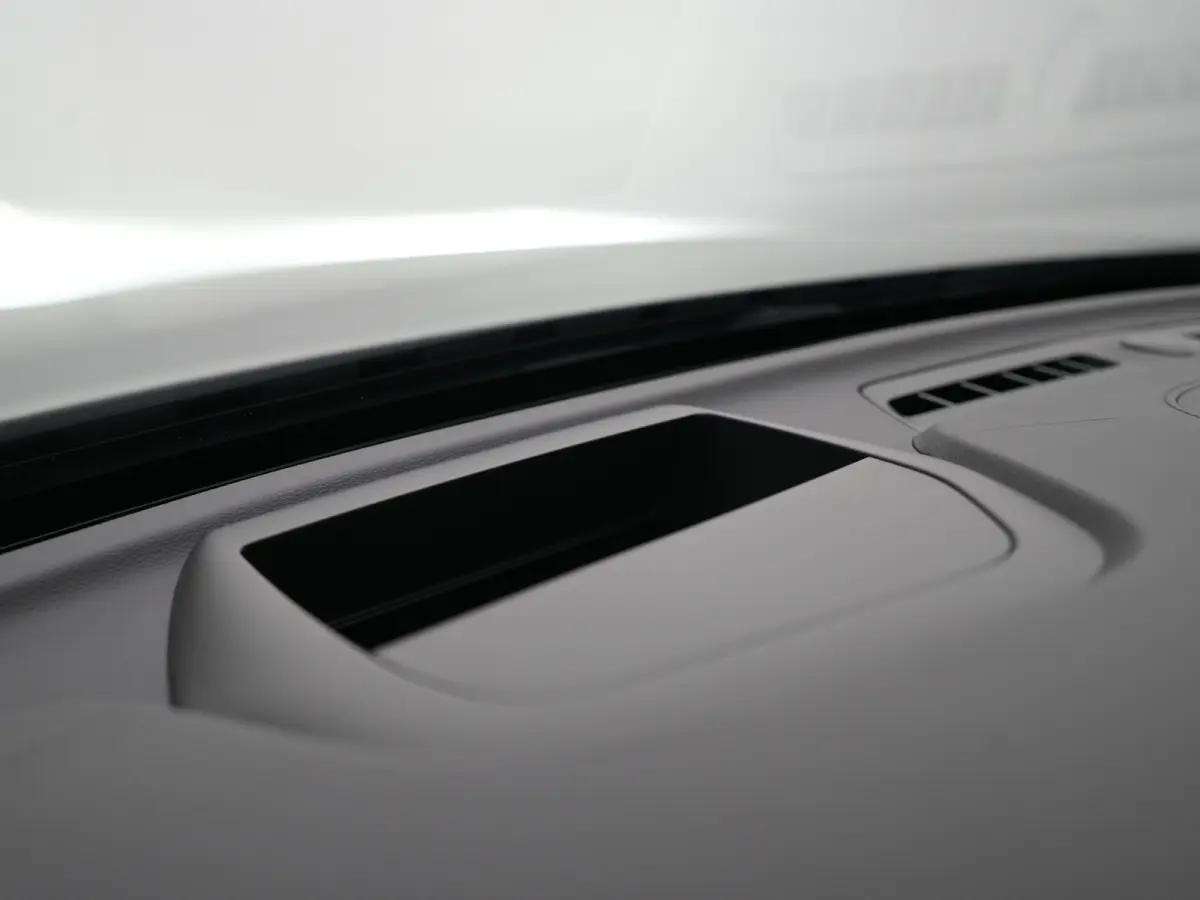 T6 Recharge AWD Ultimate Dark | Luchtvering | Bowers & Wilkins | Head-Up | 360° | Panoramadak | Trekhaak | Adaptive Cruise | BLIS | 21"