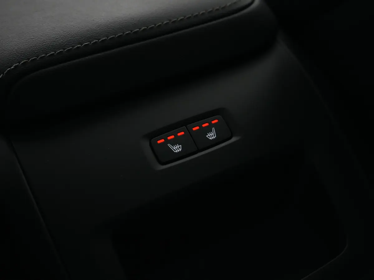 T6 Recharge AWD Ultimate Dark | Luchtvering | Bowers & Wilkins | Head-Up | 360° | Panoramadak | Trekhaak | Adaptive Cruise | BLIS | 21"