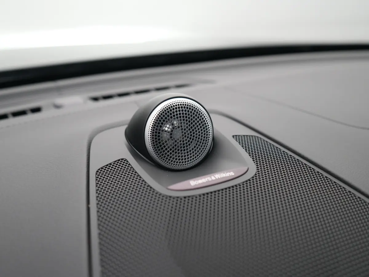 T6 Recharge AWD Ultimate Dark | Luchtvering | Bowers & Wilkins | Head-Up | 360° | Panoramadak | Trekhaak | Adaptive Cruise | BLIS | 21"