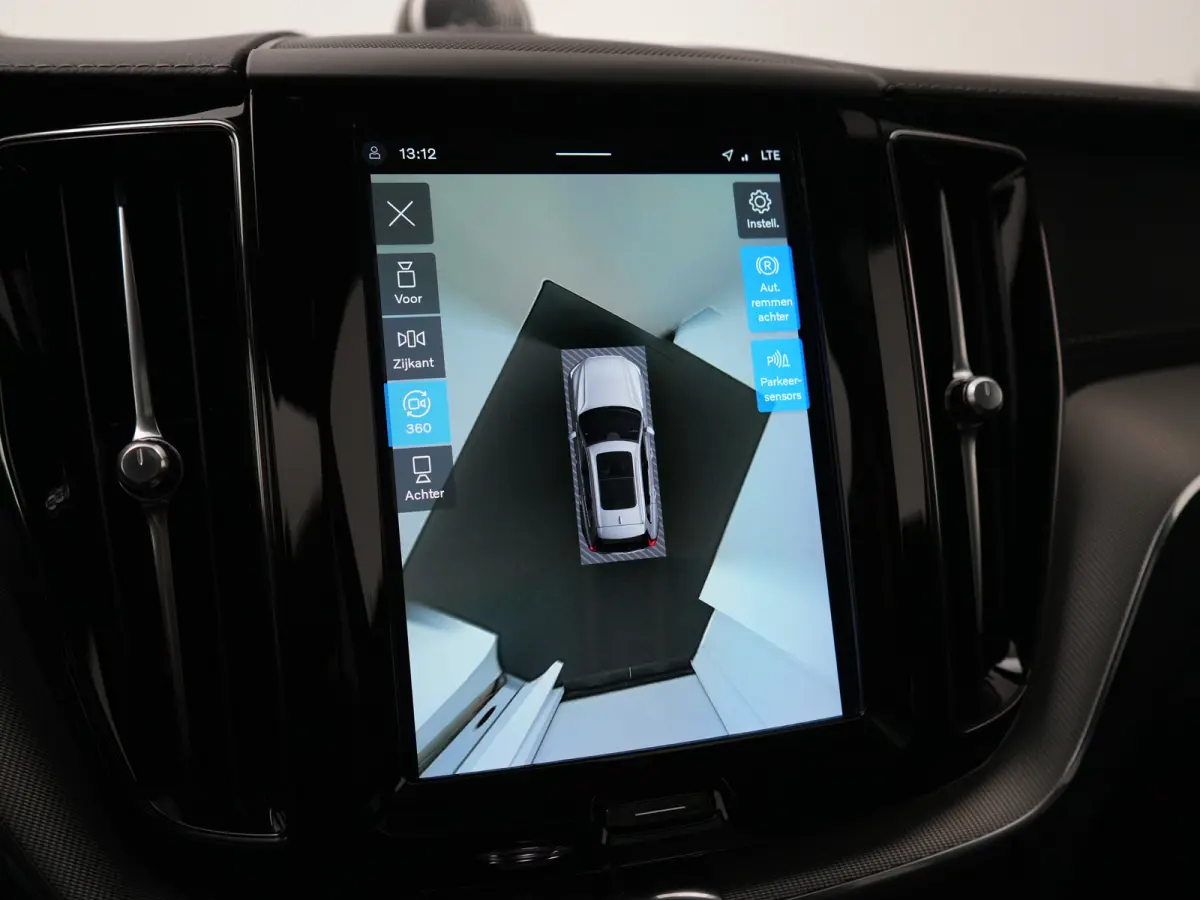 T6 Recharge AWD Ultimate Dark | Luchtvering | Bowers & Wilkins | Head-Up | 360° | Panoramadak | Trekhaak | Adaptive Cruise | BLIS | 21"
