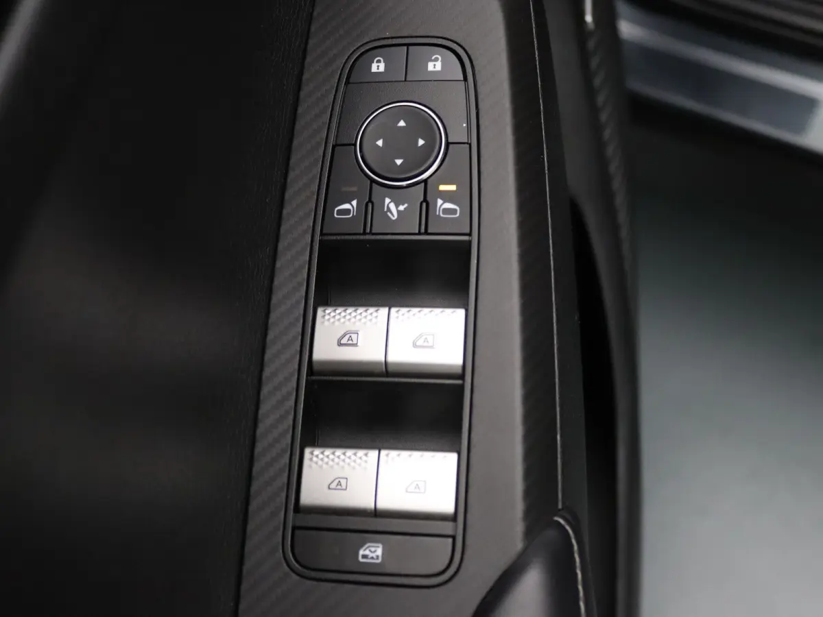 306pk PHEV First Edition Apple Carplay/Android Auto | Climate
