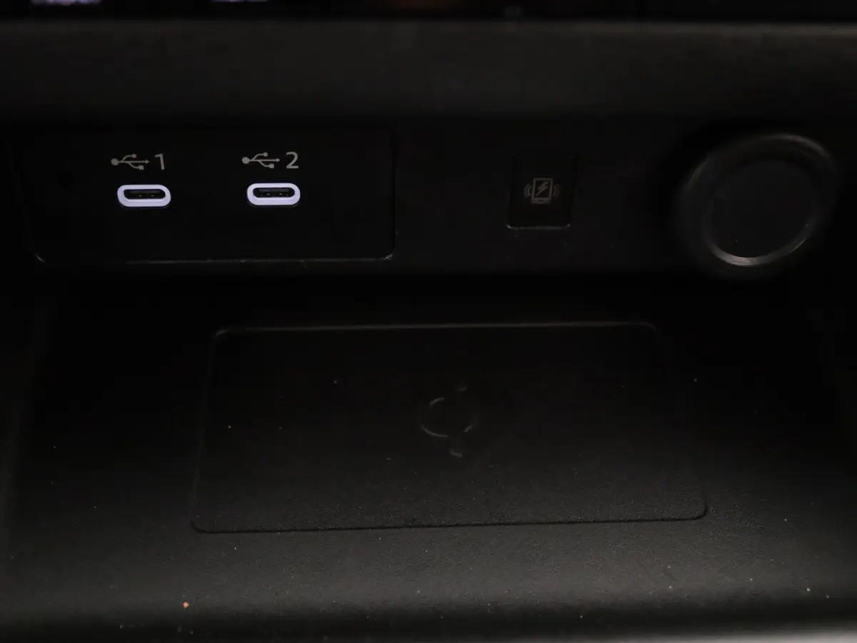 306pk PHEV First Edition Apple Carplay/Android Auto | Climate