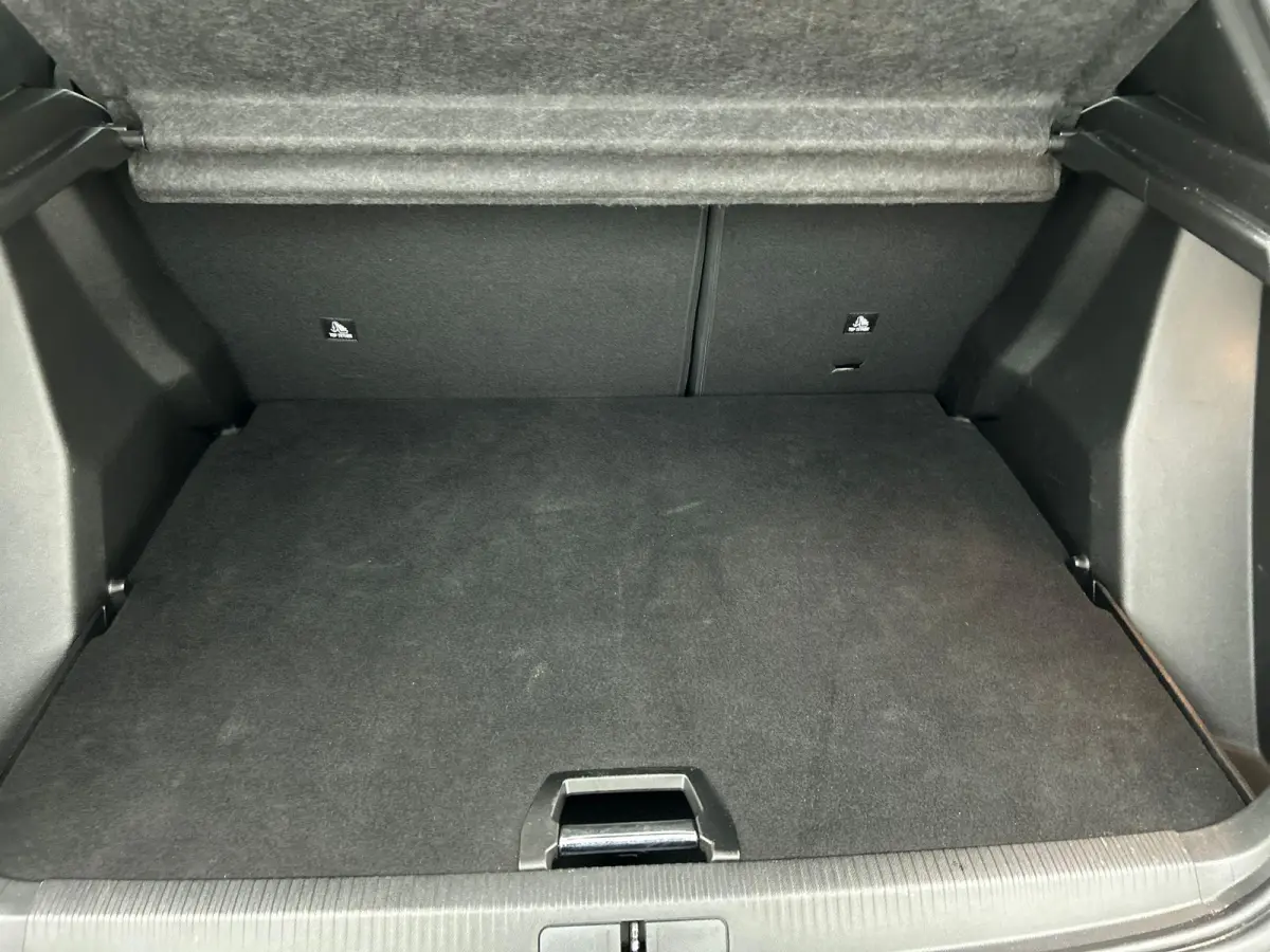 EV 54 kWh 156pk GT Automaat | 3 Fase | Navigatie | Camera | Leder/Alcantara | Stoel elektrisch+verwarmd+massage | Full Led koplampen | Parkeersensoren v+a | Keyless | Adaptieve Cruise Contro