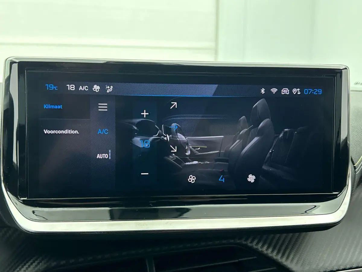 EV 54 kWh 156pk GT Automaat | 3 Fase | Navigatie | Camera | Leder/Alcantara | Stoel elektrisch+verwarmd+massage | Full Led koplampen | Parkeersensoren v+a | Keyless | Adaptieve Cruise Contro