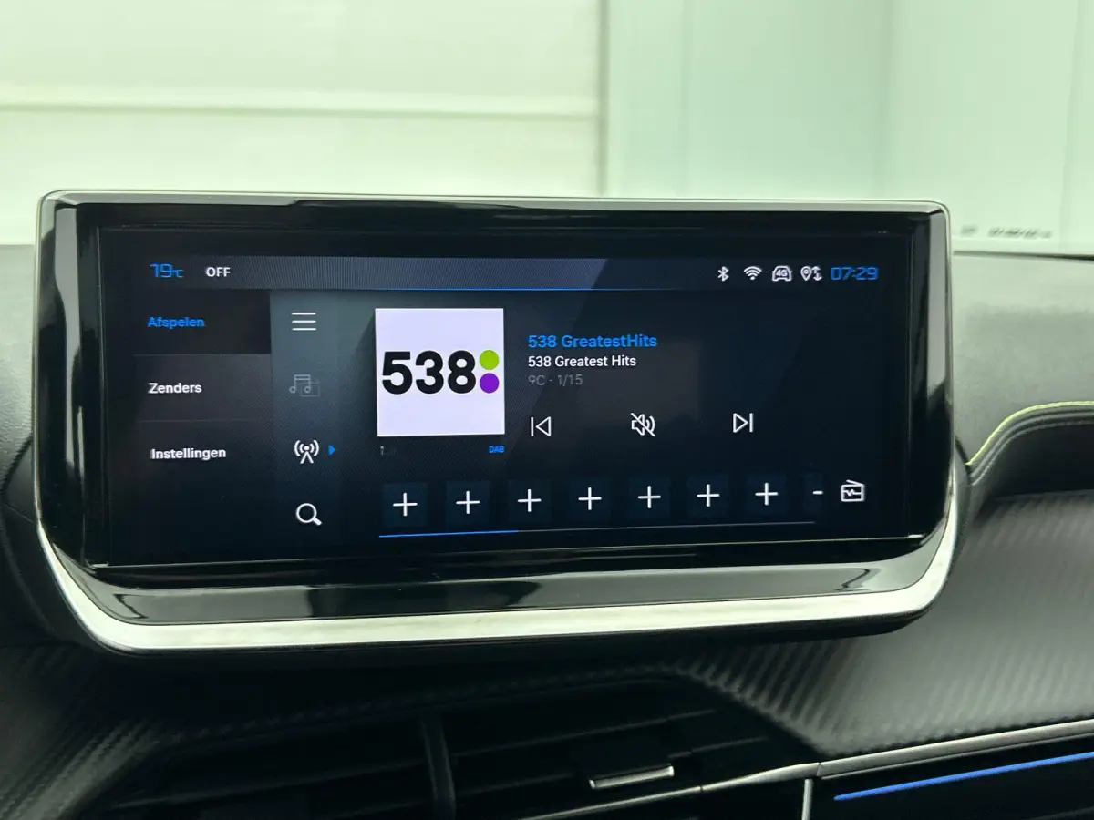 EV 54 kWh 156pk GT Automaat | 3 Fase | Navigatie | Camera | Leder/Alcantara | Stoel elektrisch+verwarmd+massage | Full Led koplampen | Parkeersensoren v+a | Keyless | Adaptieve Cruise Contro