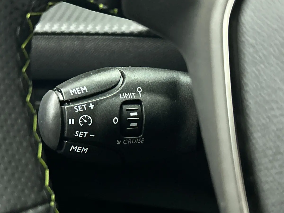 EV 54 kWh 156pk GT Automaat | 3 Fase | Navigatie | Camera | Leder/Alcantara | Stoel elektrisch+verwarmd+massage | Full Led koplampen | Parkeersensoren v+a | Keyless | Adaptieve Cruise Contro