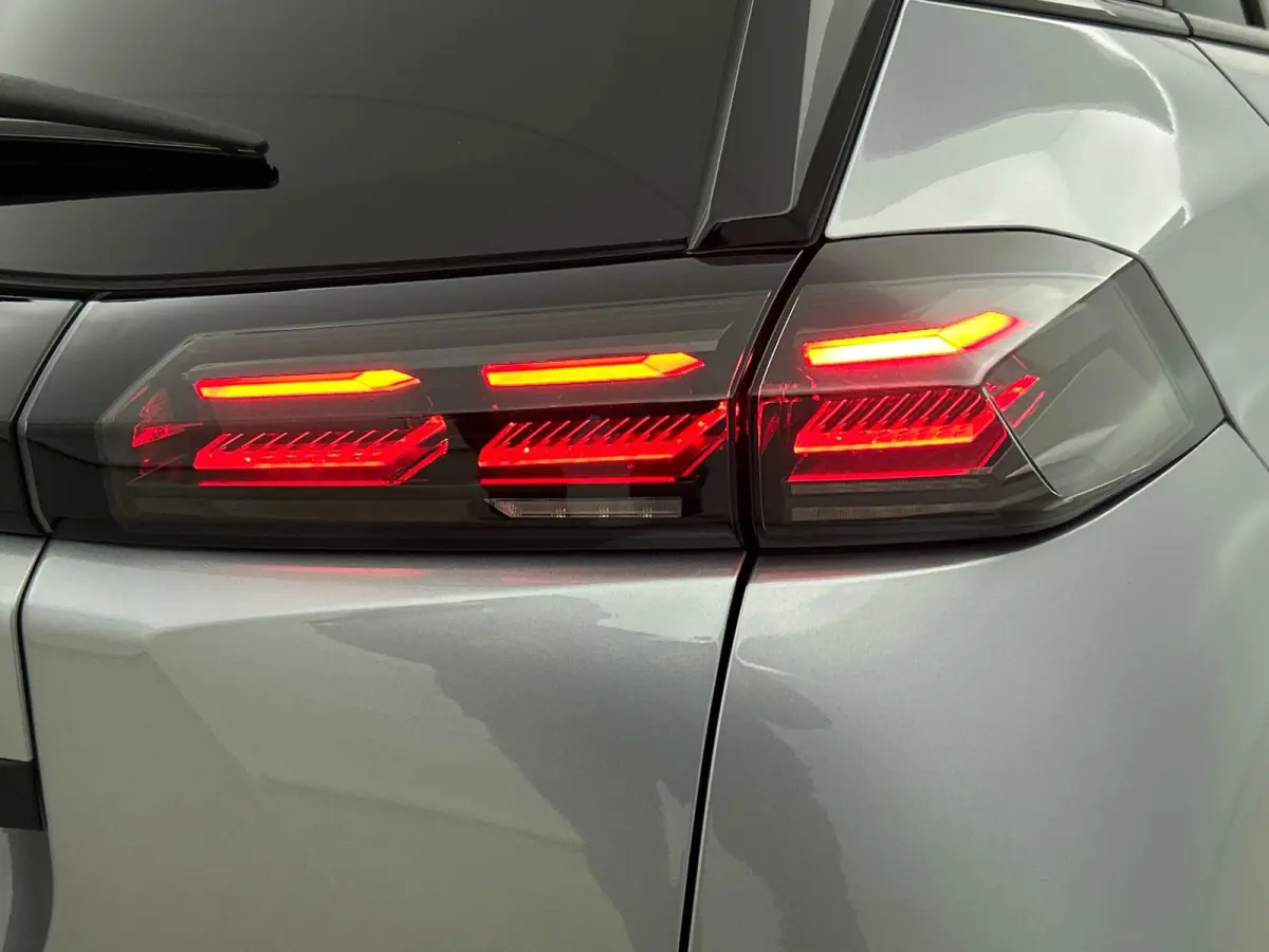 EV 54 kWh 156pk GT Automaat | 3 Fase | Navigatie | Camera | Leder/Alcantara | Stoel elektrisch+verwarmd+massage | Full Led koplampen | Parkeersensoren v+a | Keyless | Adaptieve Cruise Contro