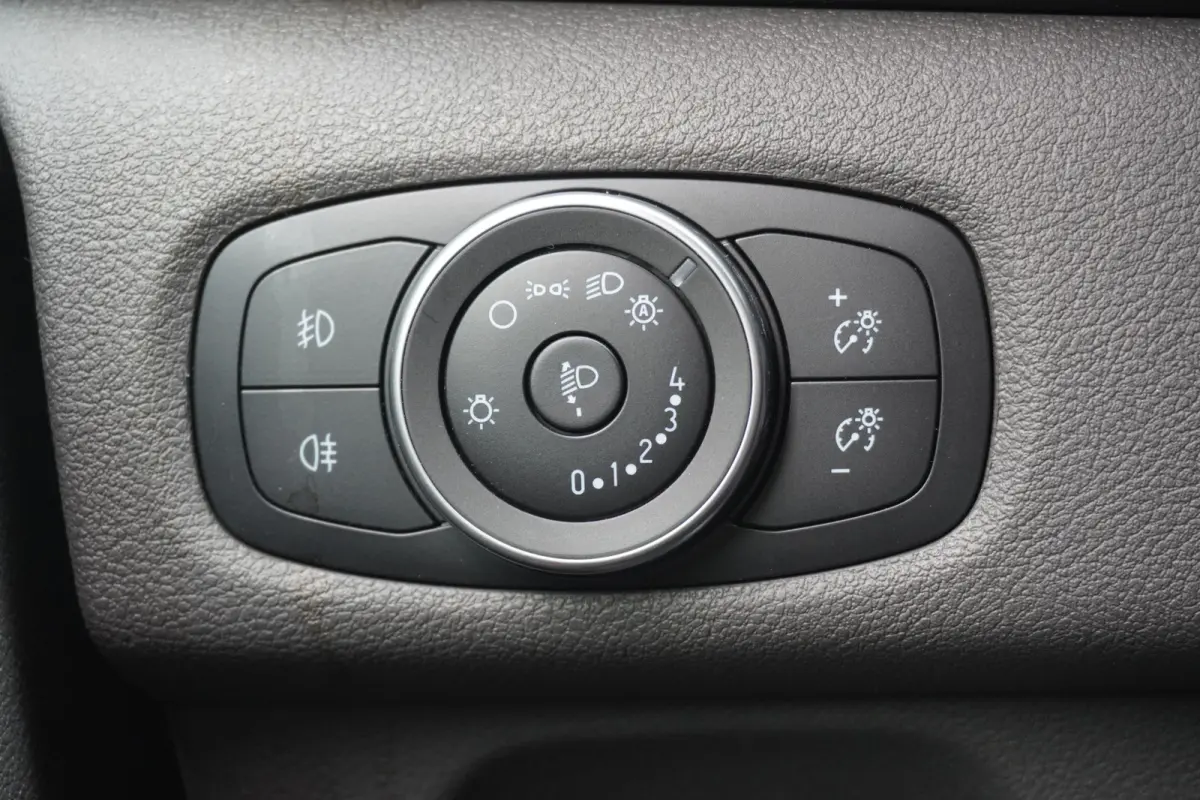 2.0 TDCI 130PK AUTOMAAT EURO 6 - Airco - Navi - Adpt. Cruise - €16.950,- Excl.