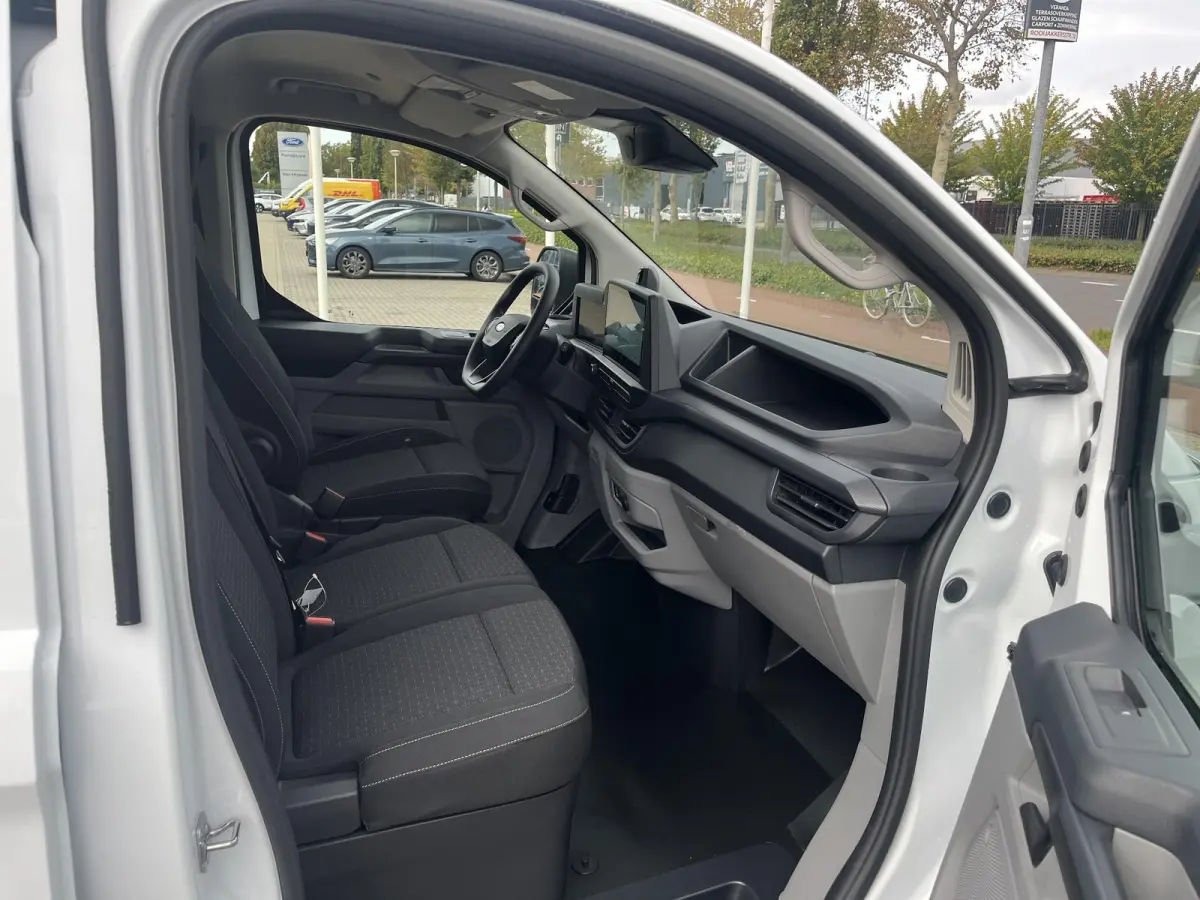 Cust. 340 L2H1 Limited 71 kWh | Stoelverwarming | All Season Banden | Cruise Control | Klimaat Controle | Achteruitrijd Camera |