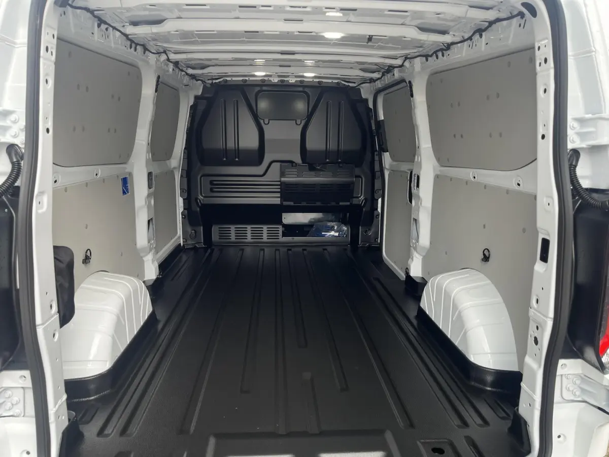 Cust. 340 L2H1 Limited 71 kWh | Stoelverwarming | All Season Banden | Cruise Control | Klimaat Controle | Achteruitrijd Camera |
