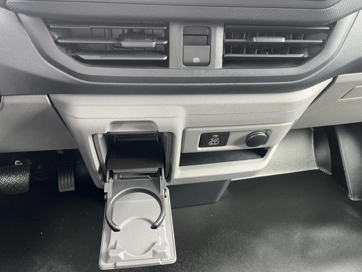 Cust. 340 L2H1 Limited 71 kWh | Stoelverwarming | All Season Banden | Cruise Control | Klimaat Controle | Achteruitrijd Camera |