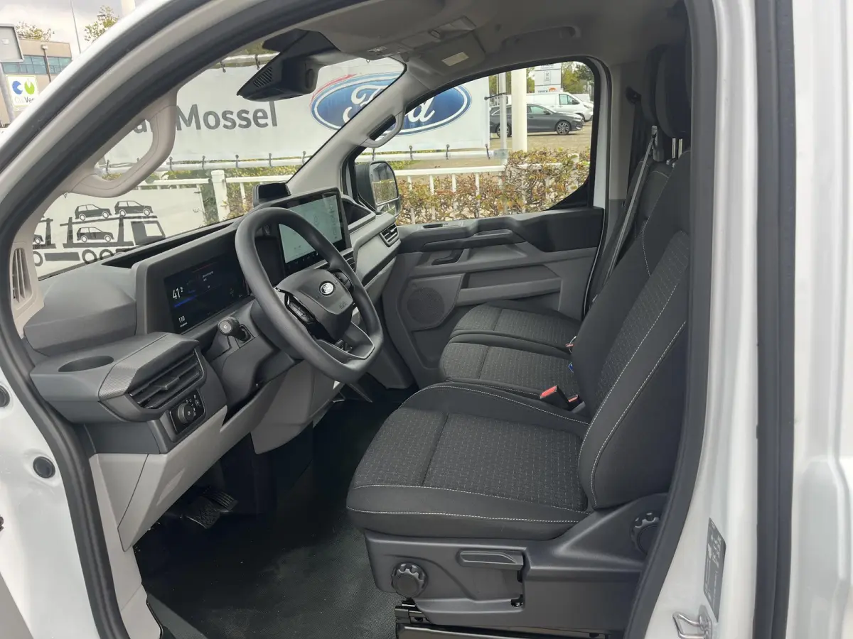 Cust. 340 L2H1 Limited 71 kWh | Stoelverwarming | All Season Banden | Cruise Control | Klimaat Controle | Achteruitrijd Camera |