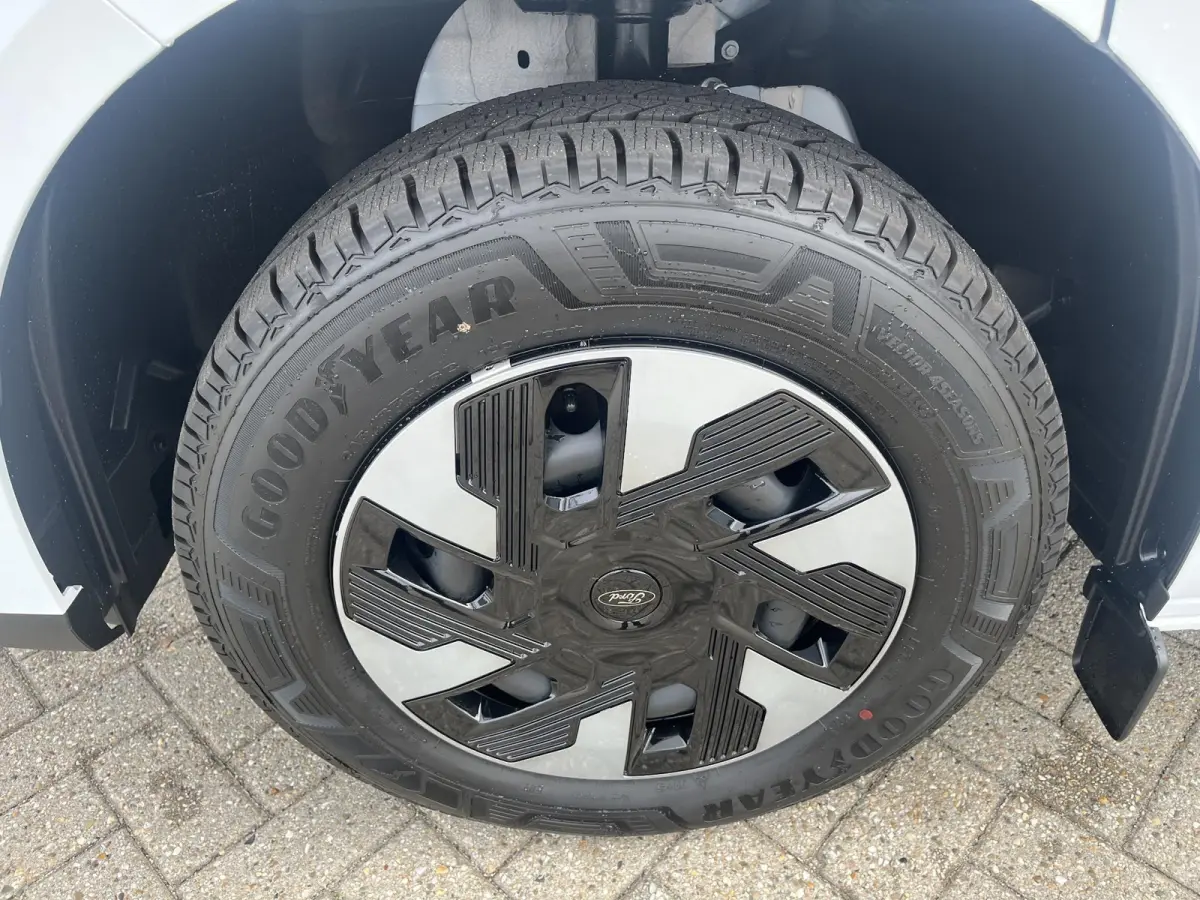 Cust. 340 L2H1 Limited 71 kWh | Stoelverwarming | All Season Banden | Cruise Control | Klimaat Controle | Achteruitrijd Camera |