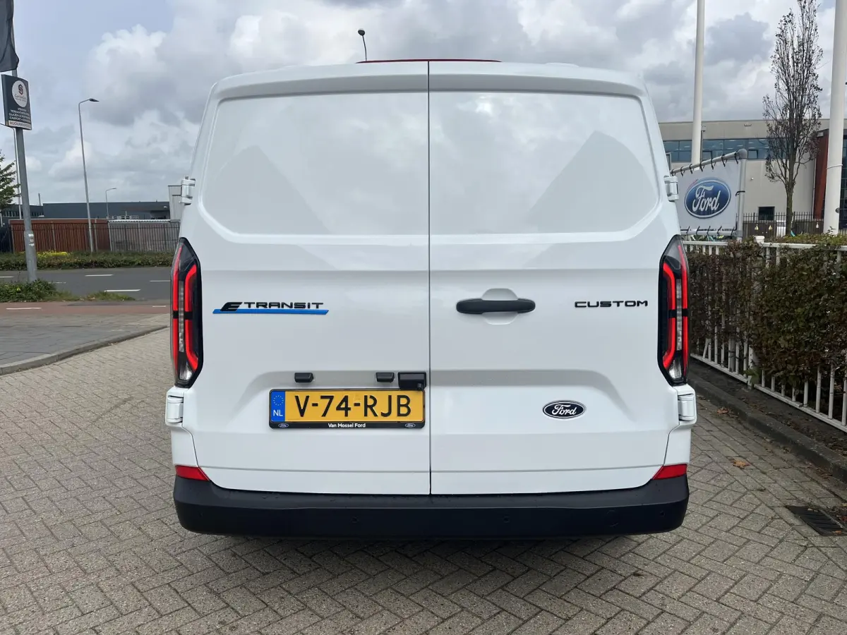 Cust. 340 L2H1 Limited 71 kWh | Stoelverwarming | All Season Banden | Cruise Control | Klimaat Controle | Achteruitrijd Camera |