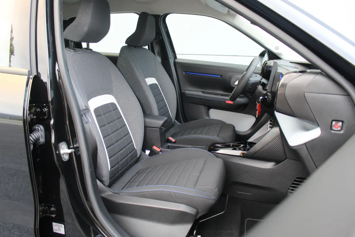 Business 113pk Comfort Range 44 kWh | Airco | Comfort St. | Cruise C. | LED | Navigatie | PDC | Airco | Comfort St. | Cruise C. | LED | Navigatie | PDC |