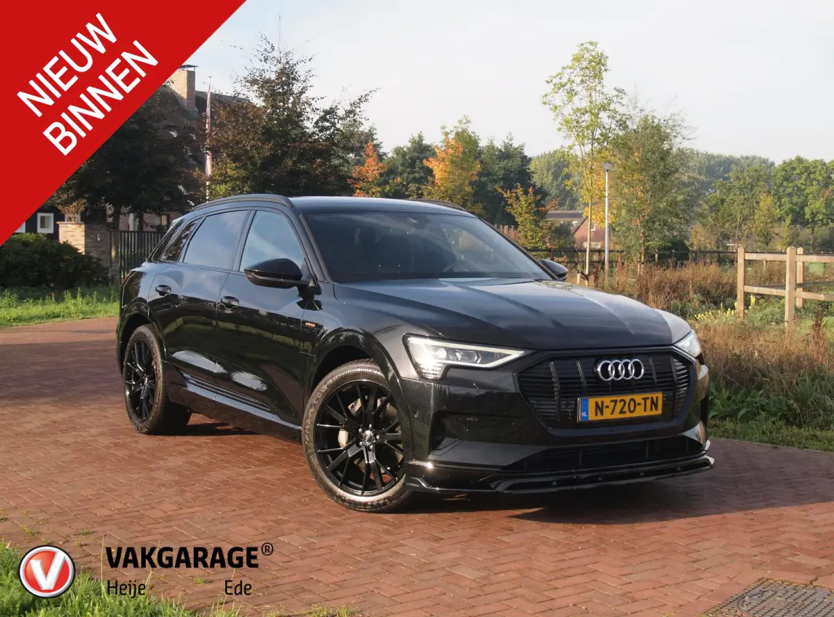 55 quattro Advanced edition Plus 95 kWh | SOH 93% | Black Optic Pakket | Maxton Spoiler | Camera | Sfeerverlichting | NL-Auto |