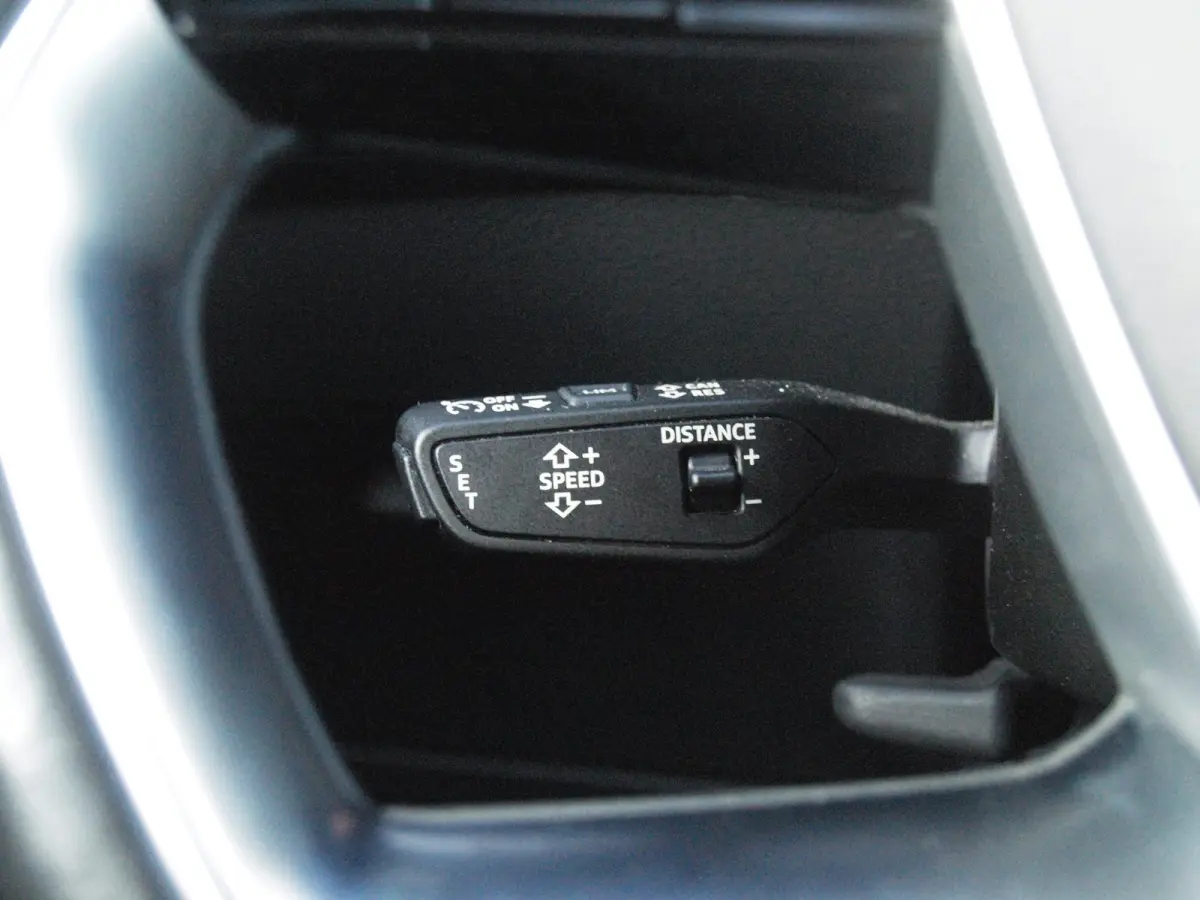 55 quattro Advanced edition Plus 95 kWh | SOH 93% | Black Optic Pakket | Maxton Spoiler | Camera | Sfeerverlichting | NL-Auto |