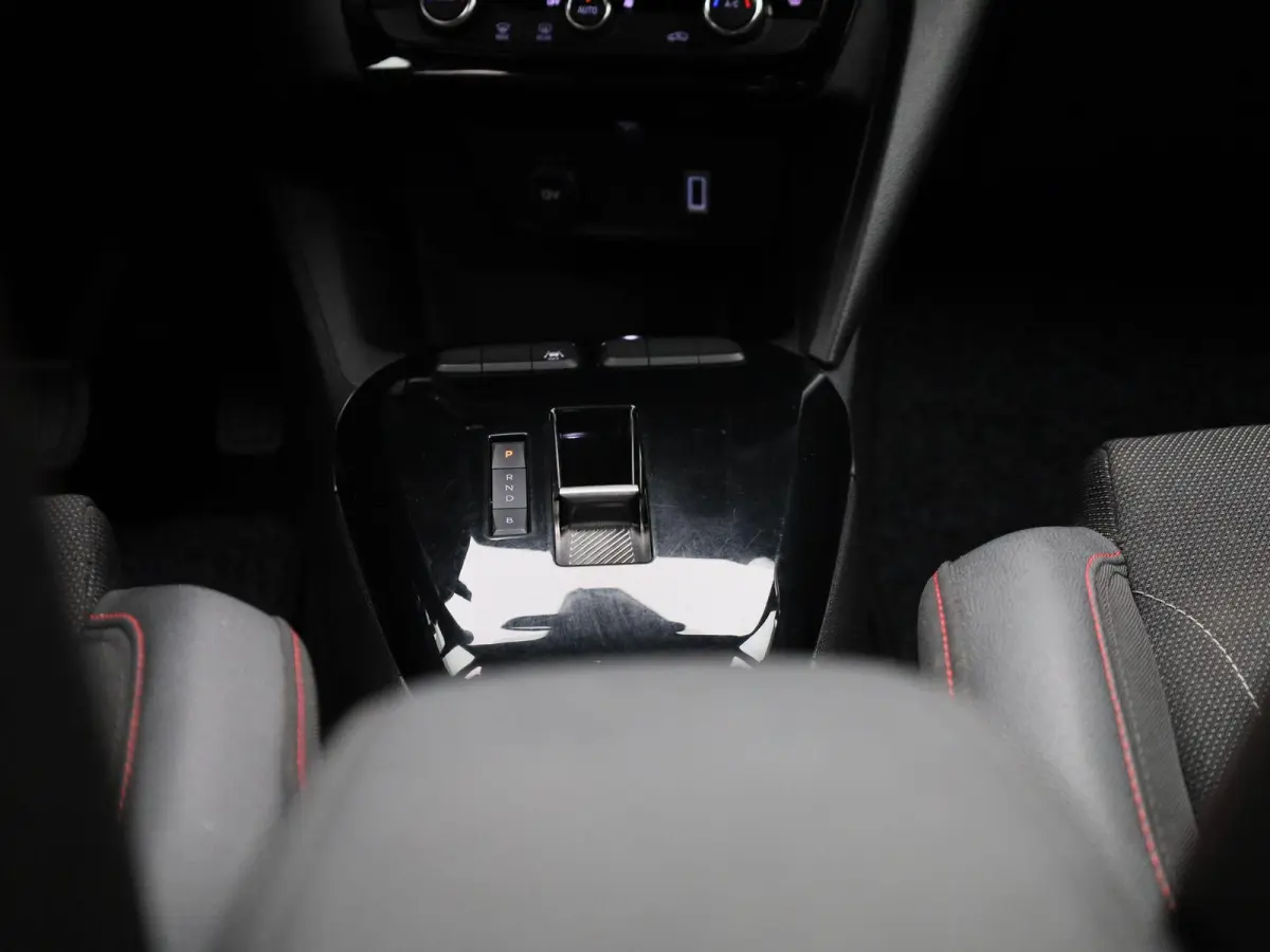 BEV 50kWh YES | PDC V+A | Stoel&Stuur Verwarming | Apple Carplay&Android Auto | 136PK | Cruise Control