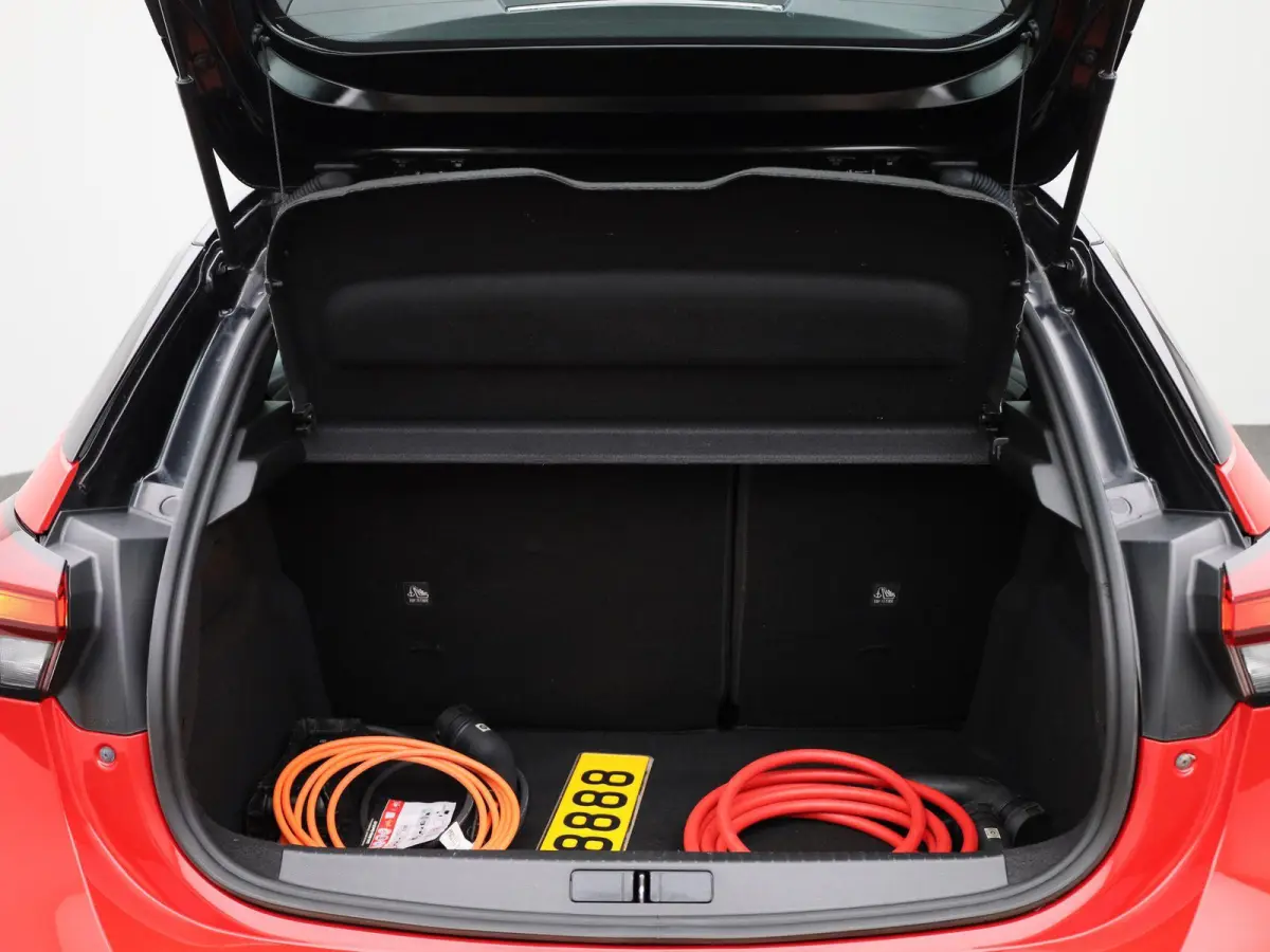 BEV 50kWh YES | PDC V+A | Stoel&Stuur Verwarming | Apple Carplay&Android Auto | 136PK | Cruise Control