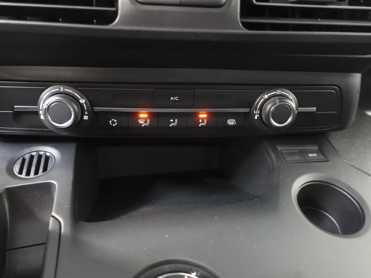 1.5D Automaat L1H1 Edition Airco Apple Carplay/Android Auto Cruise Control Trekhaak