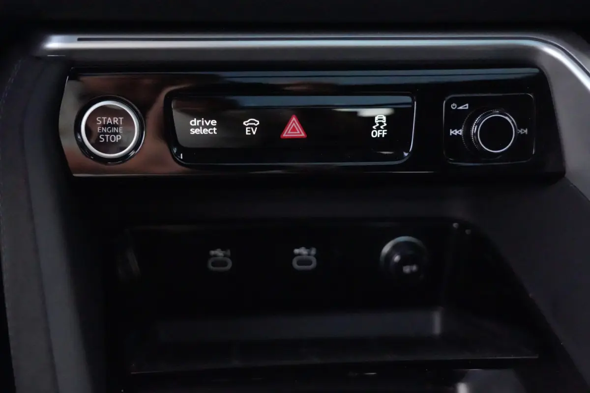 2.0 TFSI e-hybrid quattro S edition Sportback | 299PK | Pano | 360° | 21" | Keyless | S Line | Tech Plus | Audi Q5 Sportback S edition 299 PK Plug-in Hybrid met 2.0 viercilinder, panoramada