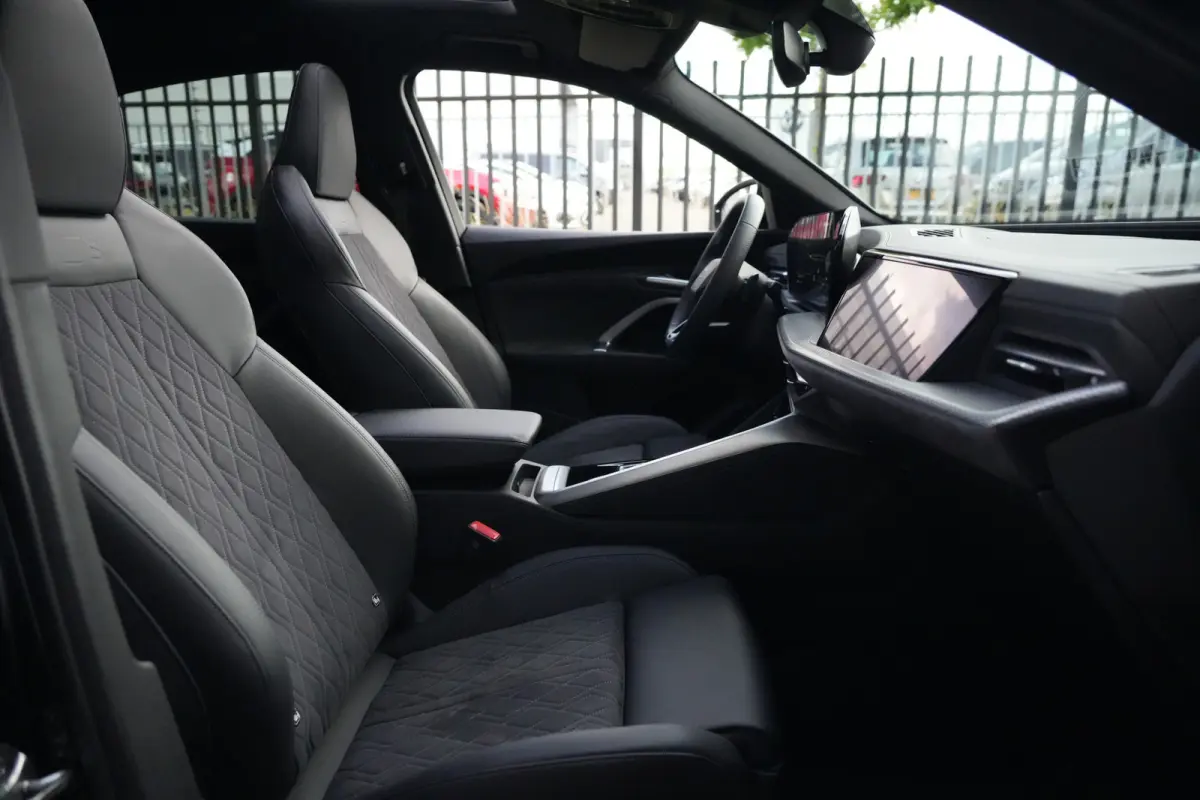 2.0 TFSI e-hybrid quattro S edition Sportback | 299PK | Pano | 360° | 21" | Keyless | S Line | Tech Plus | Audi Q5 Sportback S edition 299 PK Plug-in Hybrid met 2.0 viercilinder, panoramada