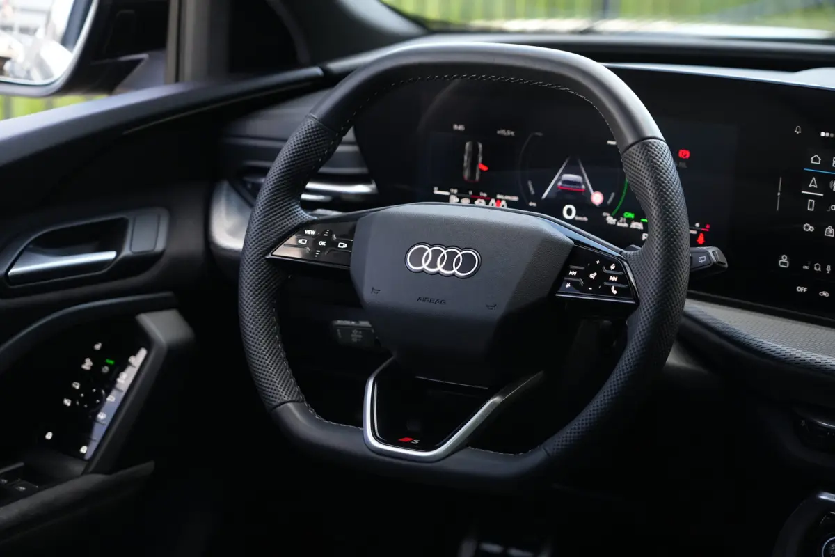 2.0 TFSI e-hybrid quattro S edition Sportback | 299PK | Pano | 360° | 21" | Keyless | S Line | Tech Plus | Audi Q5 Sportback S edition 299 PK Plug-in Hybrid met 2.0 viercilinder, panoramada