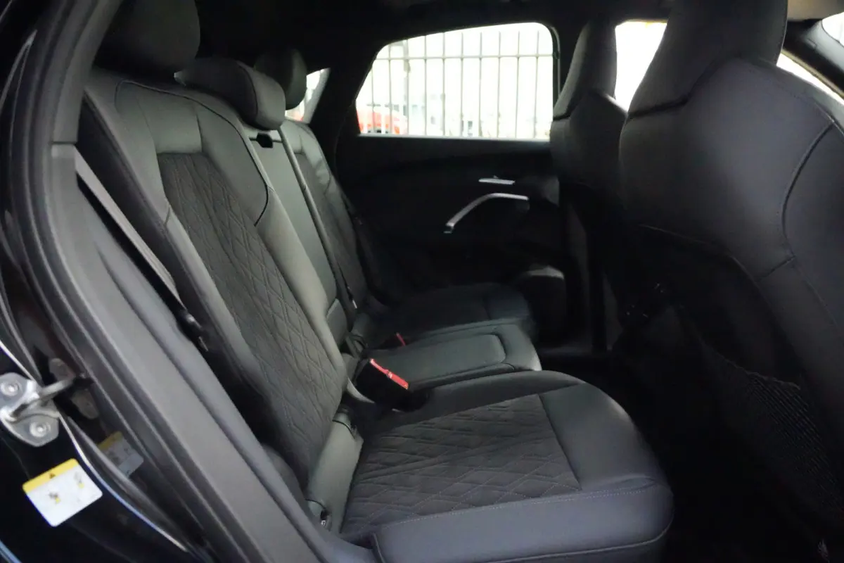 2.0 TFSI e-hybrid quattro S edition Sportback | 299PK | Pano | 360° | 21" | Keyless | S Line | Tech Plus | Audi Q5 Sportback S edition 299 PK Plug-in Hybrid met 2.0 viercilinder, panoramada