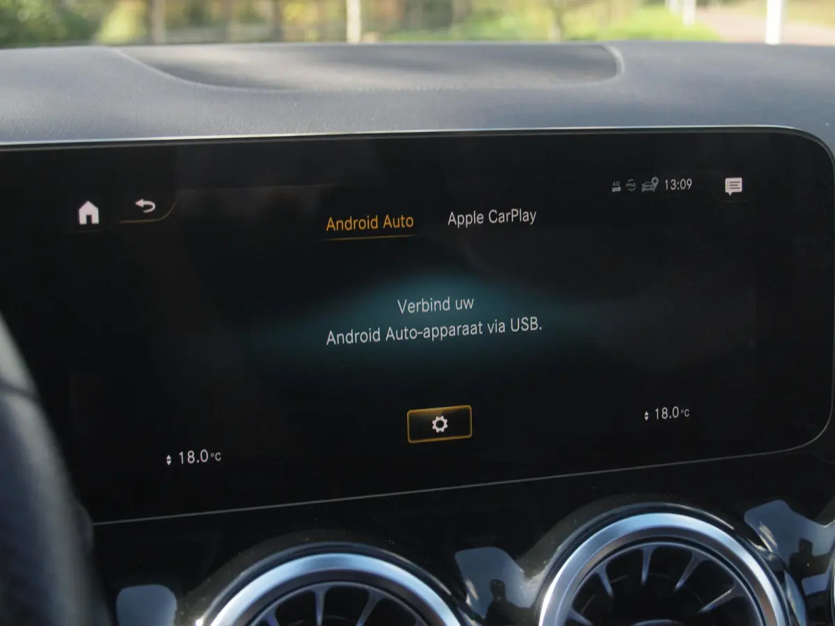 180 AMG Line | Panoramadak | Camera | Trekhaak | Sfeerverlichting | Apple Carplay | NL-Auto |