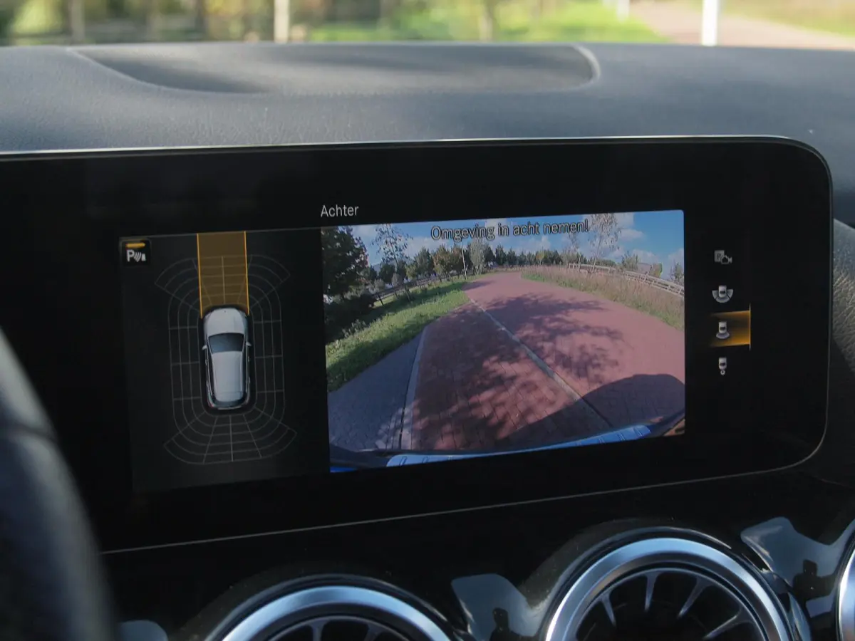 180 AMG Line | Panoramadak | Camera | Trekhaak | Sfeerverlichting | Apple Carplay | NL-Auto |