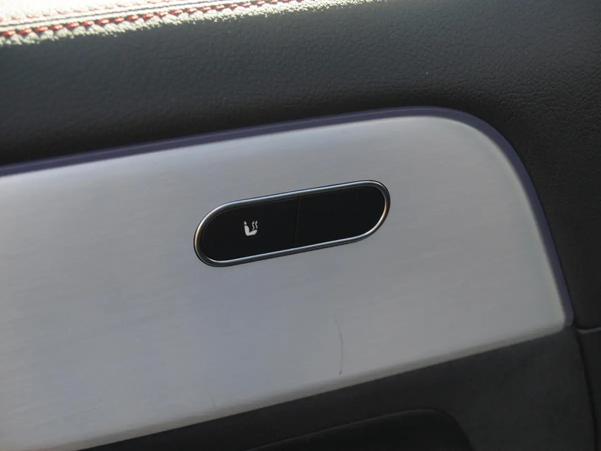 180 AMG Line | Panoramadak | Camera | Trekhaak | Sfeerverlichting | Apple Carplay | NL-Auto |