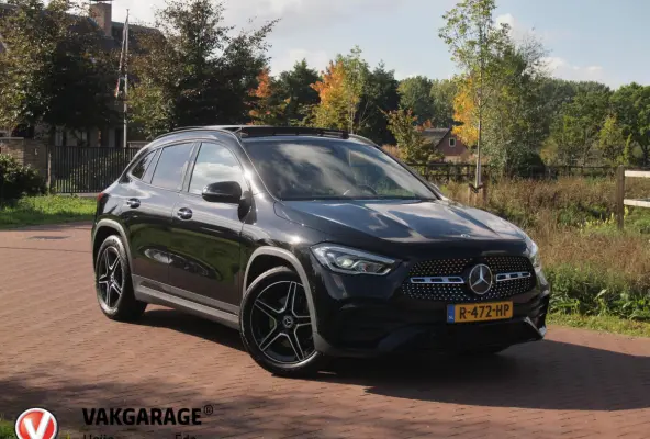 180 AMG Line | Panoramadak | Camera | Trekhaak | Sfeerverlichting | Apple Carplay | NL-Auto |