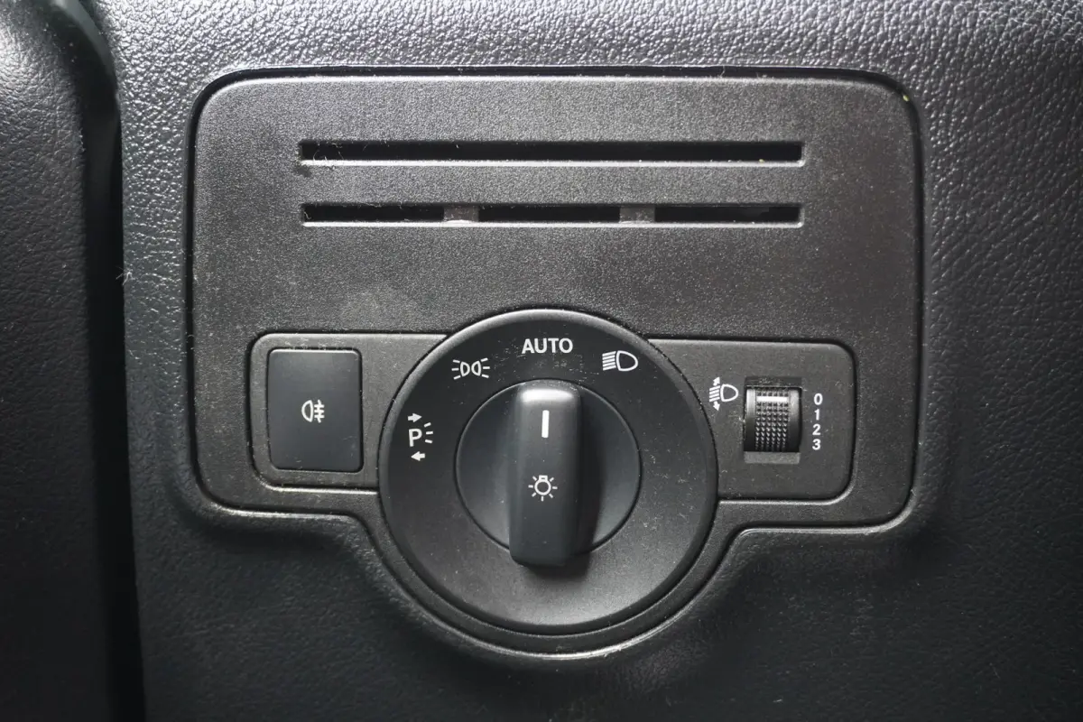 110 CDI Lang EURO 6 - Airco - Navi - Cruise - €15.950,- Excl.