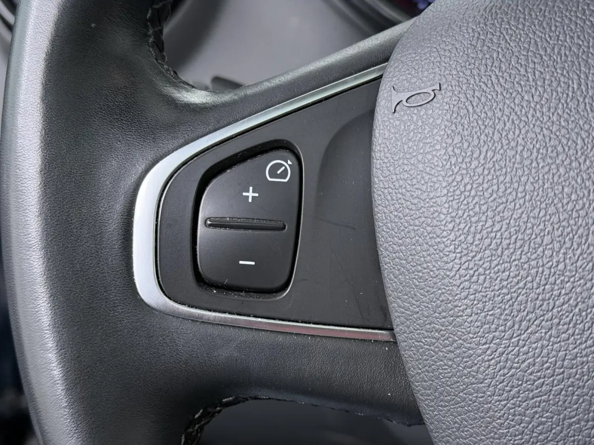 TCe 150 EDC GPF Intens | Automaat | Trekhaak | Panoramadak |
