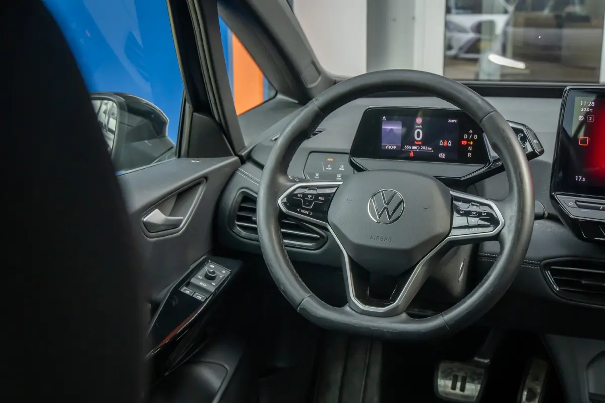 Pro 59 kWh | Apple Carplay/Android Auto | Cruise Control Adaptief | Climate | DAB | Parkeersensoren voor en achter | Airco (automatisch) | Apple Carplay/Android Auto|telefoonintegratie premi