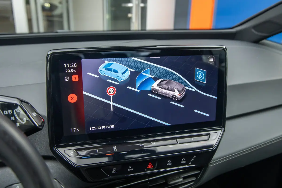 Pro 59 kWh | Apple Carplay/Android Auto | Cruise Control Adaptief | Climate | DAB | Parkeersensoren voor en achter | Airco (automatisch) | Apple Carplay/Android Auto|telefoonintegratie premi