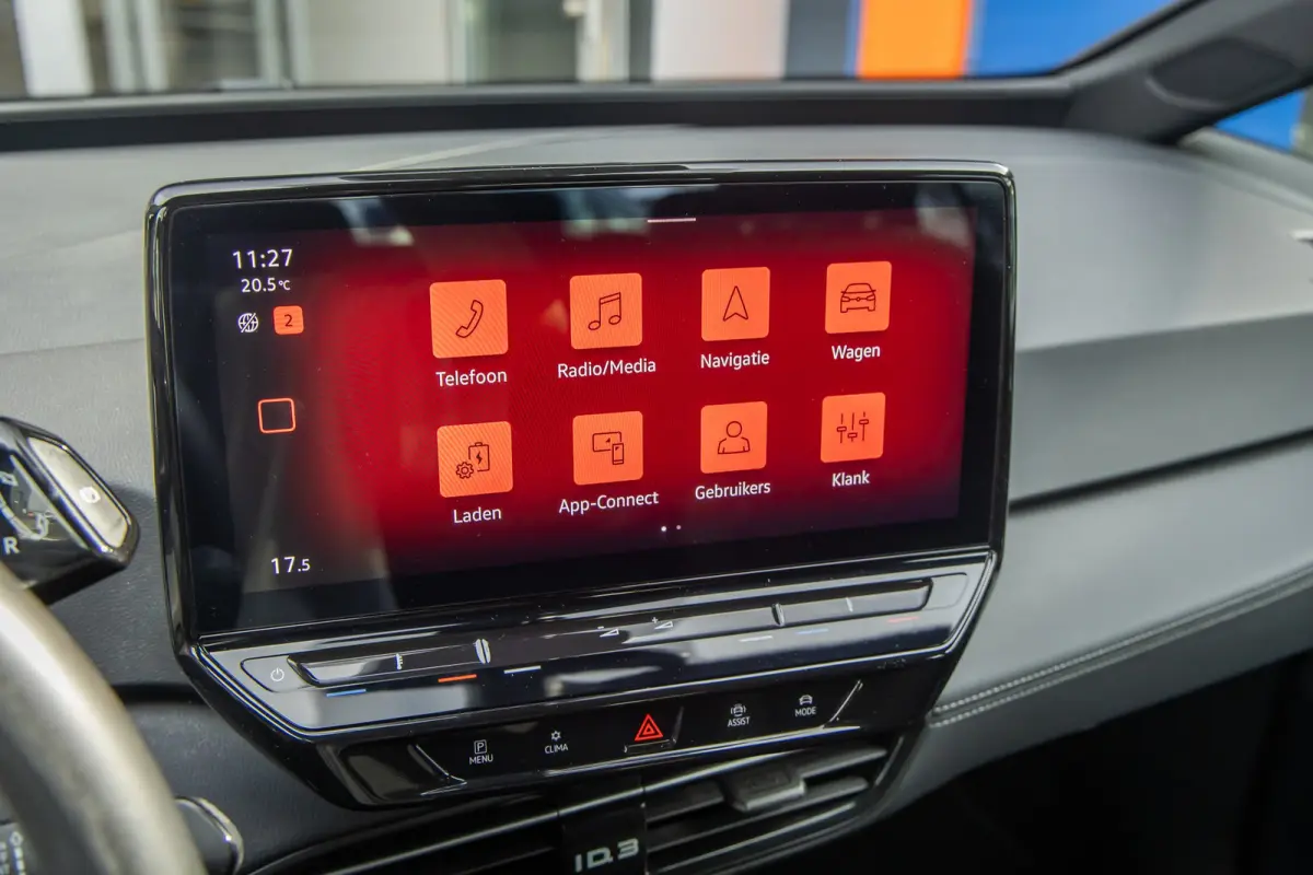 Pro 59 kWh | Apple Carplay/Android Auto | Cruise Control Adaptief | Climate | DAB | Parkeersensoren voor en achter | Airco (automatisch) | Apple Carplay/Android Auto|telefoonintegratie premi
