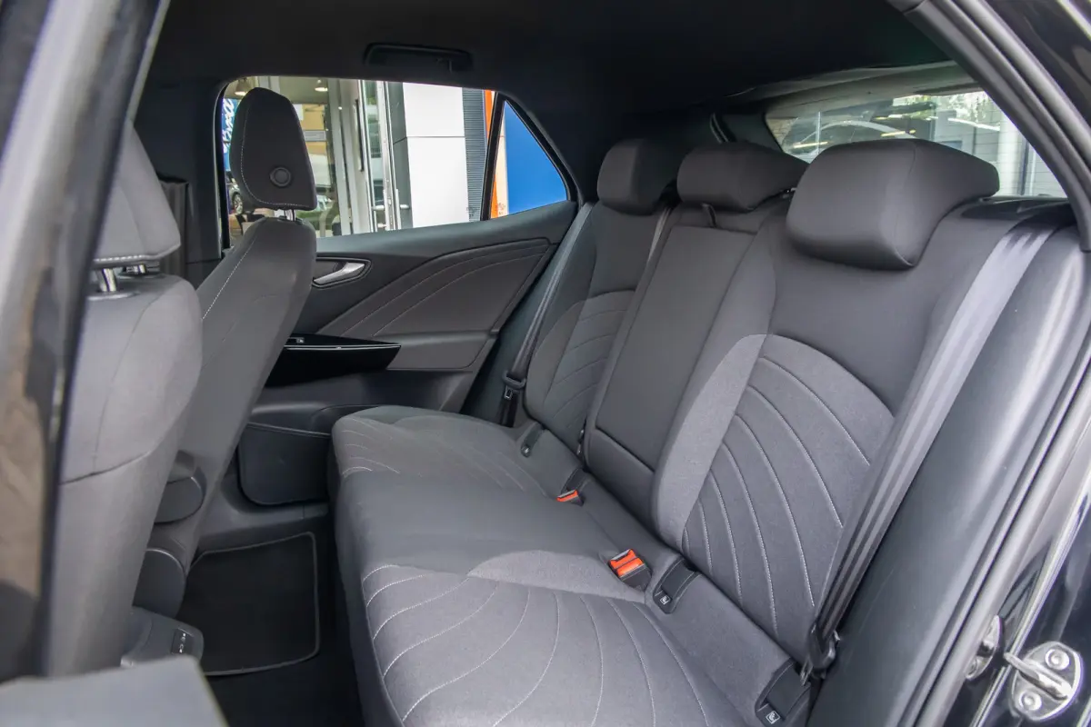 Pro 59 kWh | Apple Carplay/Android Auto | Cruise Control Adaptief | Climate | DAB | Parkeersensoren voor en achter | Airco (automatisch) | Apple Carplay/Android Auto|telefoonintegratie premi